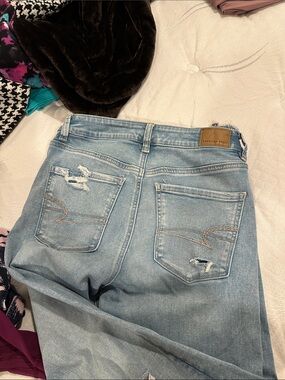 American Eagle Outfitters Light Blue Distressed Boyfriend Jeans